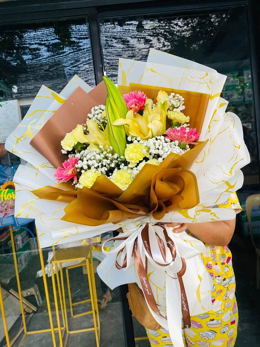 Golden Lily Sunshine bouquet with yellow lilies and pink gerberas – Flora Chloris General Santos City